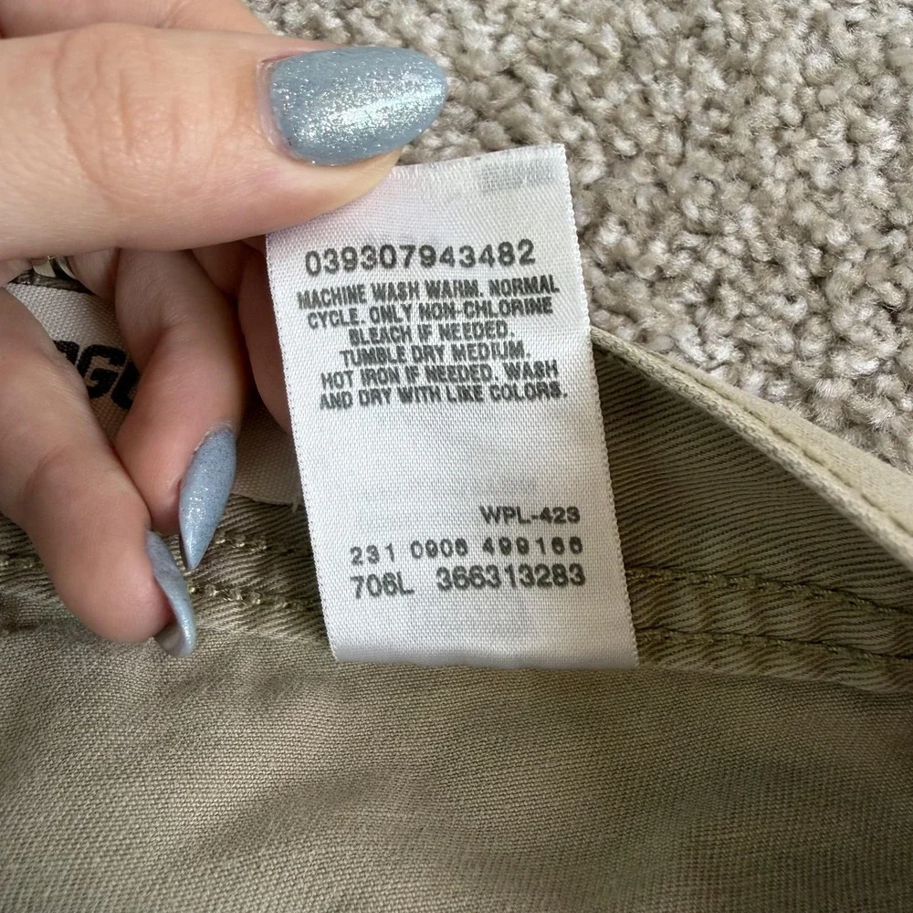Y2K Levi's Cargo Shorts Mens 34 Beige Cotton Canvas Flat Front Workwear Casual